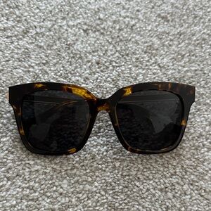 DIFF eyewear Tortoise Shell Square Sunglasses